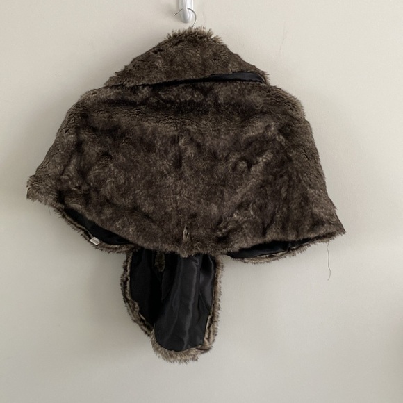 Women’s faux fur wrap OS - Picture 4 of 5